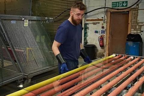 极端恬静---激光喷码机怎样在玻璃上打标？