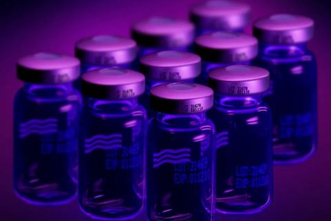 隐形墨水的革命性应用：从制药到奢侈品的全方位保护