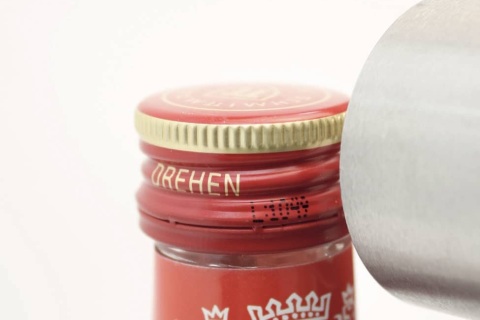 C2000 小字符喷码机：瓶盖高速高效喷码更清晰牢靠，雄霸生产线