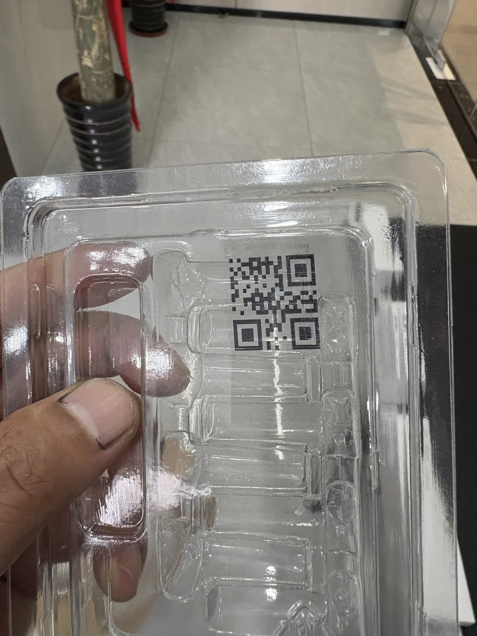 热发泡墨盒在透明塑料托盘上打印二维码的效果